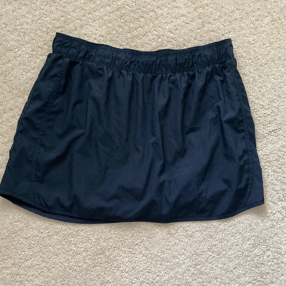 Columbia skirt with shorts excellent used condition XL
